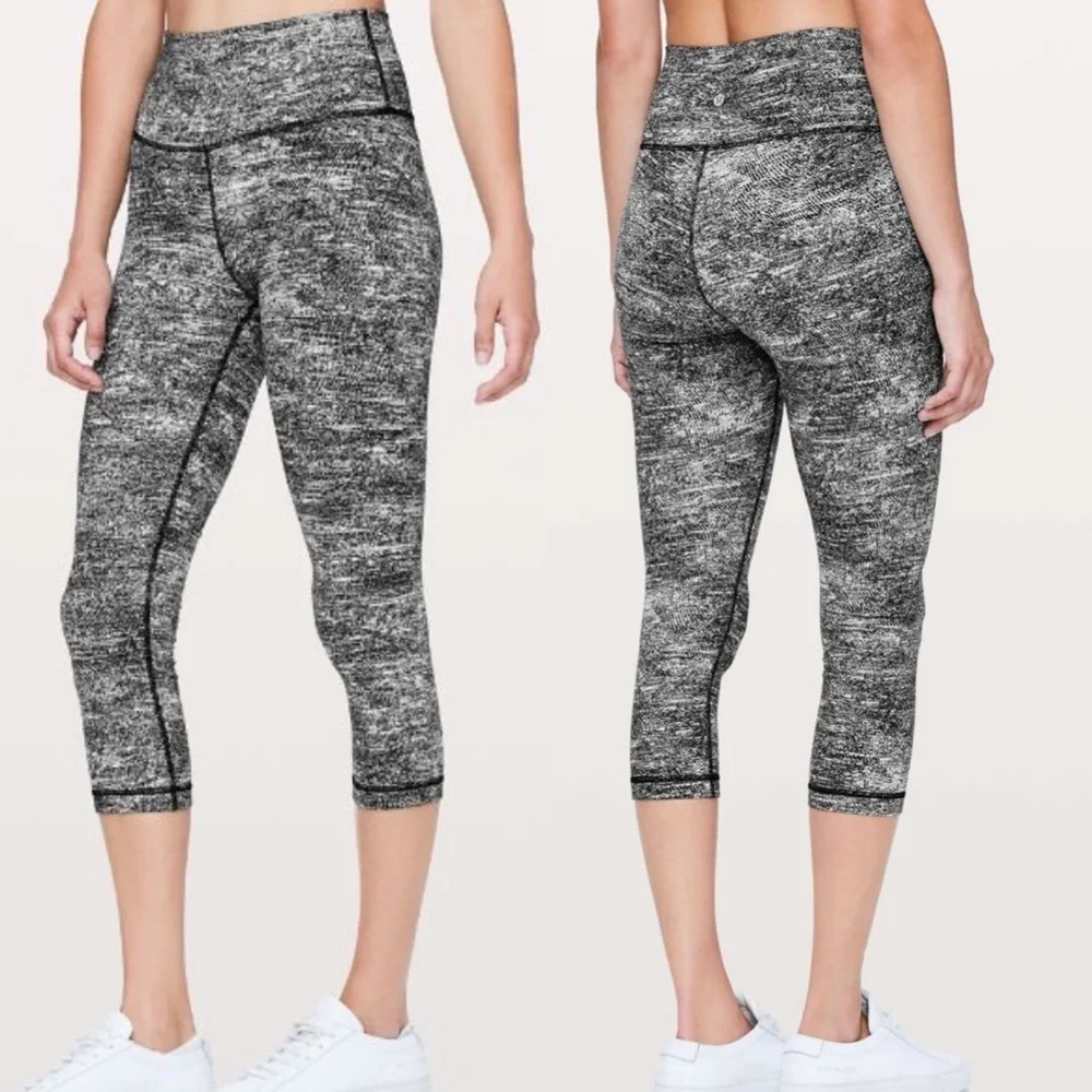 Lululemon Wunder Under Crop Capri Hi-Rise Luon Rush Jacquard Black White Sz 4
